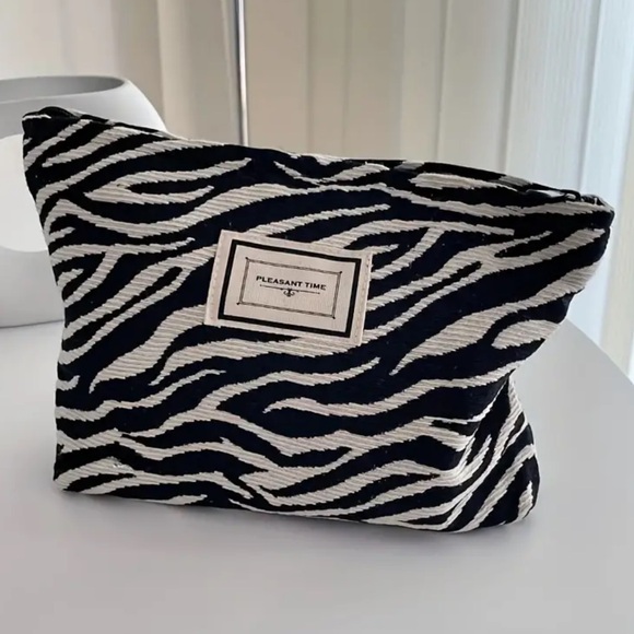 ZEBRA PRINT | Canvas Makeup Bag (Brand New!) ✨ - Picture 10 of 11